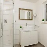 Casa Strehler, Tra Teatro E 的里雅斯特