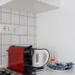 Apartman Casa Strehler, Tra Teatro E