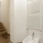 Casa Strehler, Tra Teatro E * Trieszt