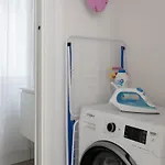 Apartman Casa Strehler, Tra Teatro E
