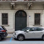 Casa Strehler, Tra Teatro E Apartman *
