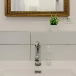 Casa Strehler, Tra Teatro E Apartment