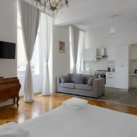 Appartamento Casa Strehler, Tra Teatro E Trieste